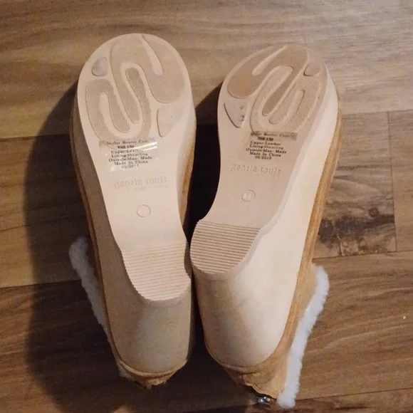 Gentle Souls Boots Looks well kept!!!/ There is No box - Picture 3 of 3